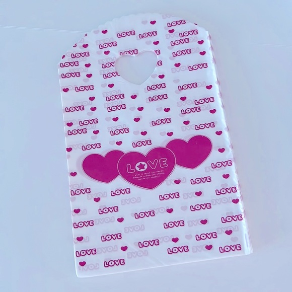 25 pcs Small Heart Love Loot Bags Favor Bags Treat Bags 4.80" x 5.7" in. - Picture 4 of 14